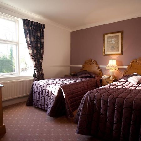 Fines Bayliwick Hotel Bracknell Exterior photo